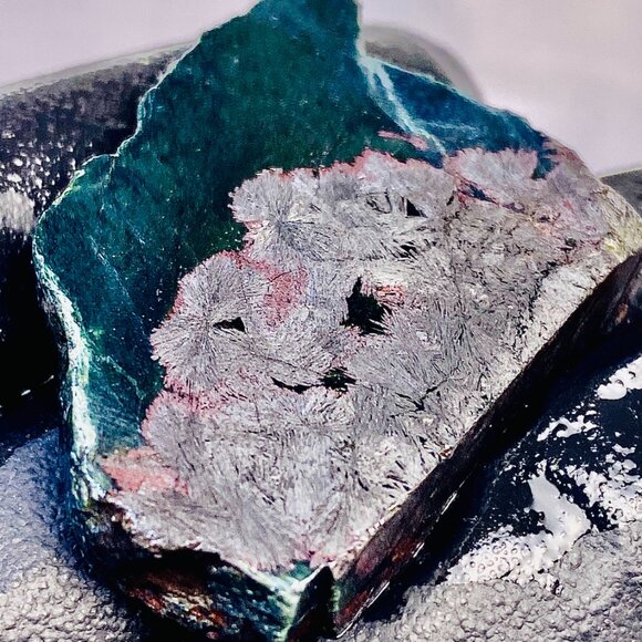 Nephrite Green Jade With Magnetite Hematite from California Slab Slice 27g - Picture 1 of 13